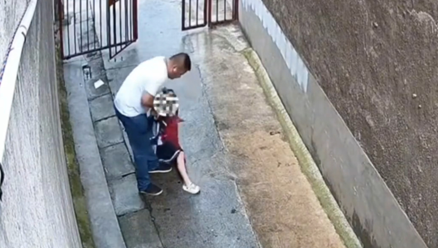 管家婆三肖三期必出一期匠子,甲亢哥弼马温同款服饰亮相深圳街头,多元化方案执行策略_极速版V1.49